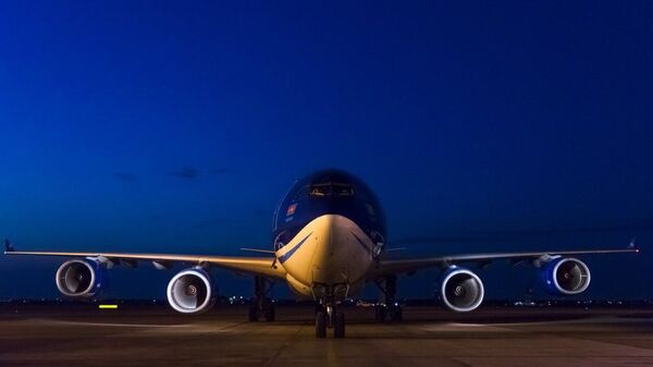Пассажирский самолет AZAL, - Sputnik Азербайджан