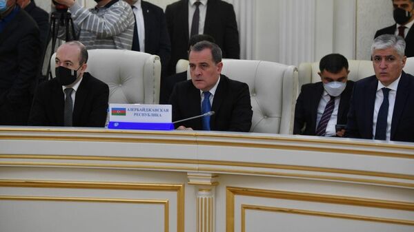 Министр иностранных дел Азербайджана Джейхун Байрамов во время заседания Совета министров иностранных дел СНГ - Sputnik Азербайджан