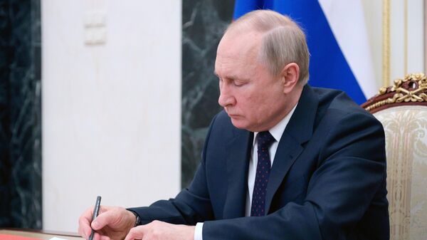 Президент РФ Владимир Путин, фото из архива - Sputnik Азербайджан