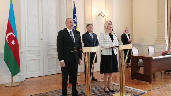 Президент Азербайджана Ильхам Алиев и Председатель Президиума Боснии и Герцеговины Желка Цвиянович выступили с заявлениями для прессы - Sputnik Азербайджан