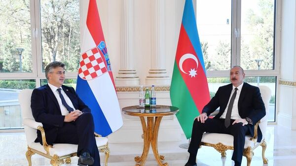 Azərbaycan Prezidenti İlham Əliyevin Xorvatiyanın Baş naziri Andrey Plenkoviç ilə təkbətək görüşü olub - Sputnik Азербайджан