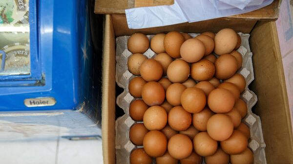 Продажа яиц, фото из архива - Sputnik Азербайджан