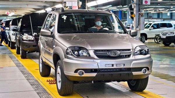 АвтоВАЗ начал выпускать внедорожники Niva под маркой Lada - Sputnik Азербайджан