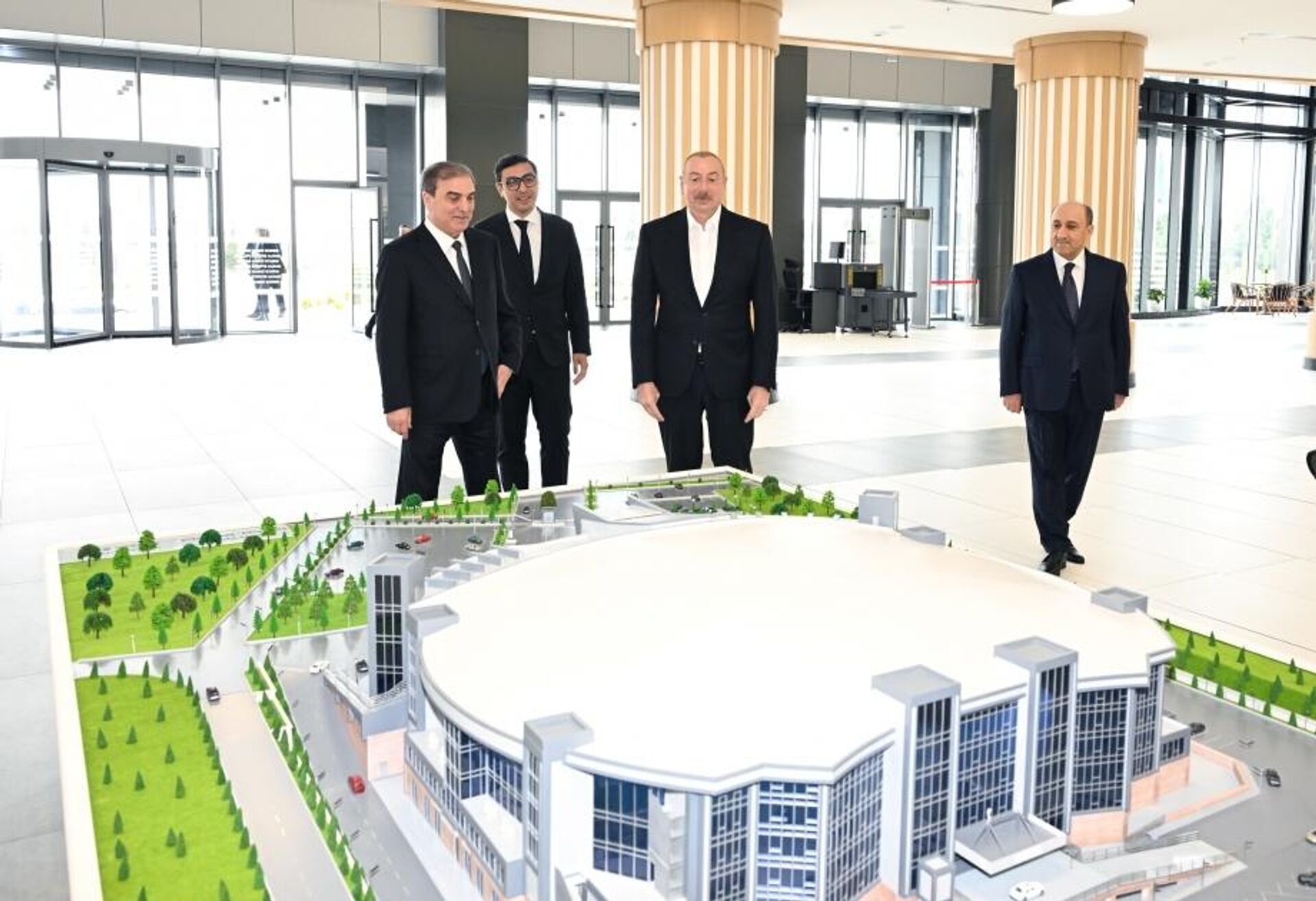 Prezident İlham Əliyev Gəncə İdman Sarayının açılışında iştirak edib Prezident İlham Əliyev Gəncə İdman Sarayının açılışında iştirak edib - Sputnik Азербайджан, 1920, 09.04.2024