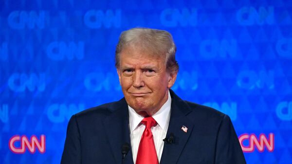 Первые предвыборные дебаты президента США Джо Байдена и его предшественника Дональда Трампа  - Sputnik Азербайджан