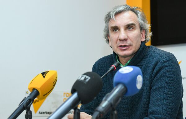 Депутат Госдумы Ирек Зиннуров Депутат Госдумы Ирек Зиннуров - Sputnik Азербайджан