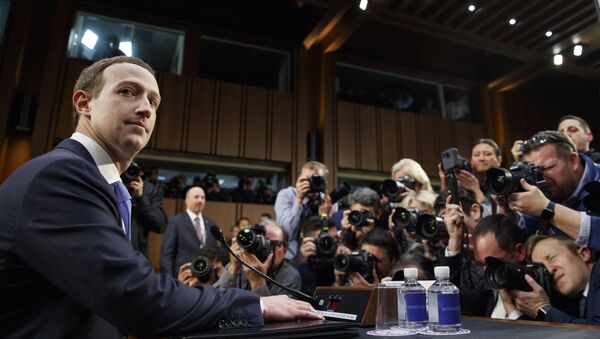 Основатель и главный исполнительный директор Facebook Марк Цукерберг - Sputnik Азербайджан