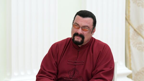 Американский актер Стивен Сигал - Sputnik Азербайджан