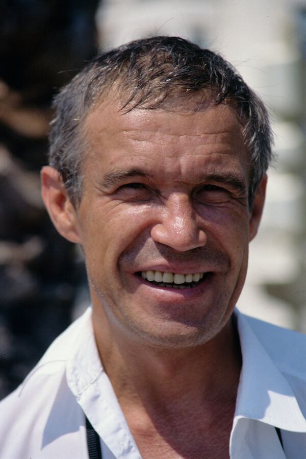 Сергей Гармаш, актер Московского театра Современник. 1 сентября 1999 года Сергей Гармаш, актер Московского театра Современник. 1 сентября 1999 года - Sputnik Азербайджан