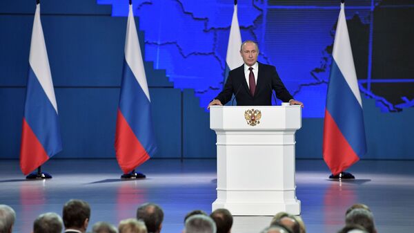 Президент РФ Владимир Путин выступает с ежегодным посланием Федеральному Собранию - Sputnik Азербайджан